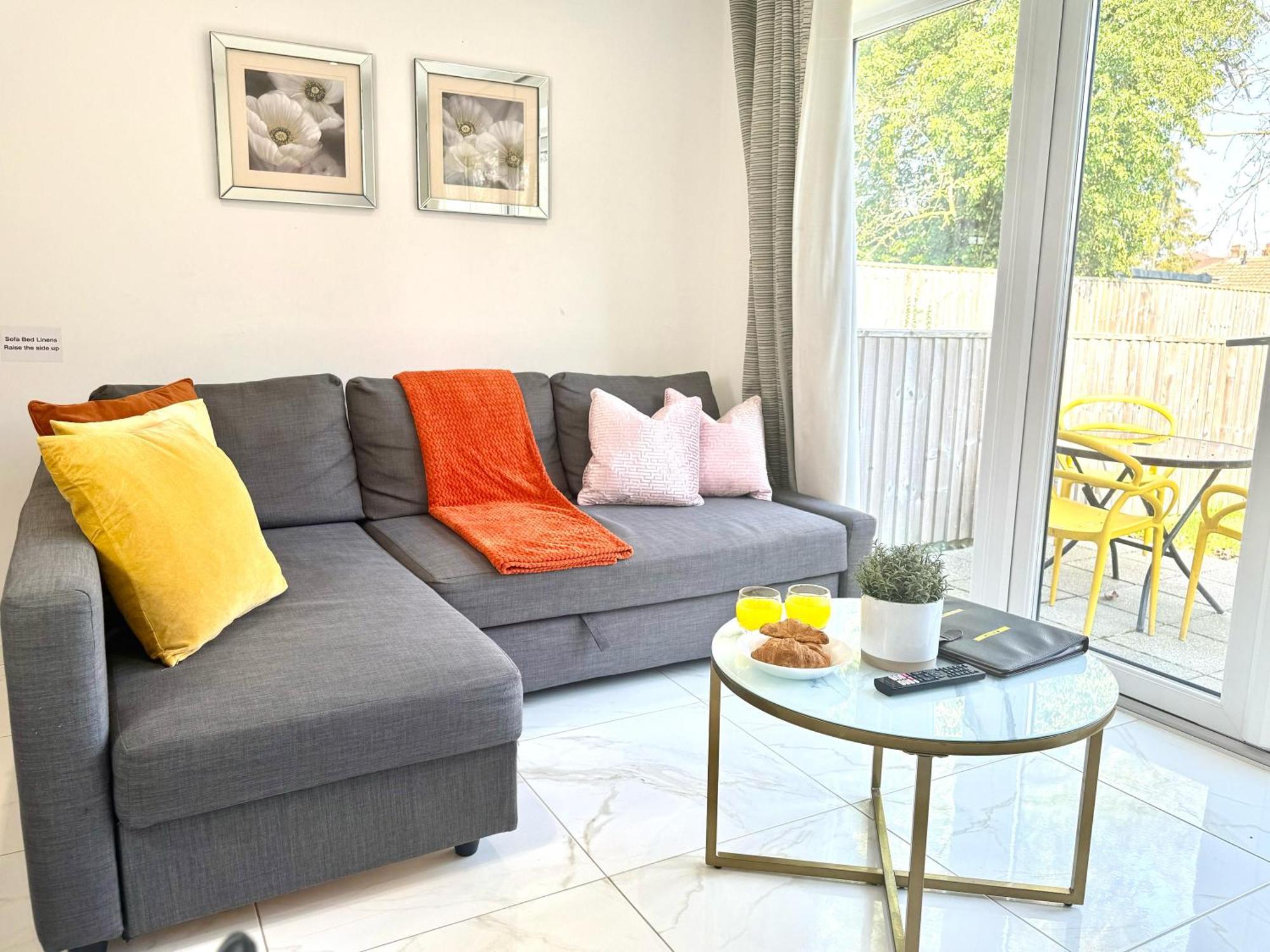 Panorama House, Luxury 2-Bedroom Apartment 2 Кидлингтън Екстериор снимка