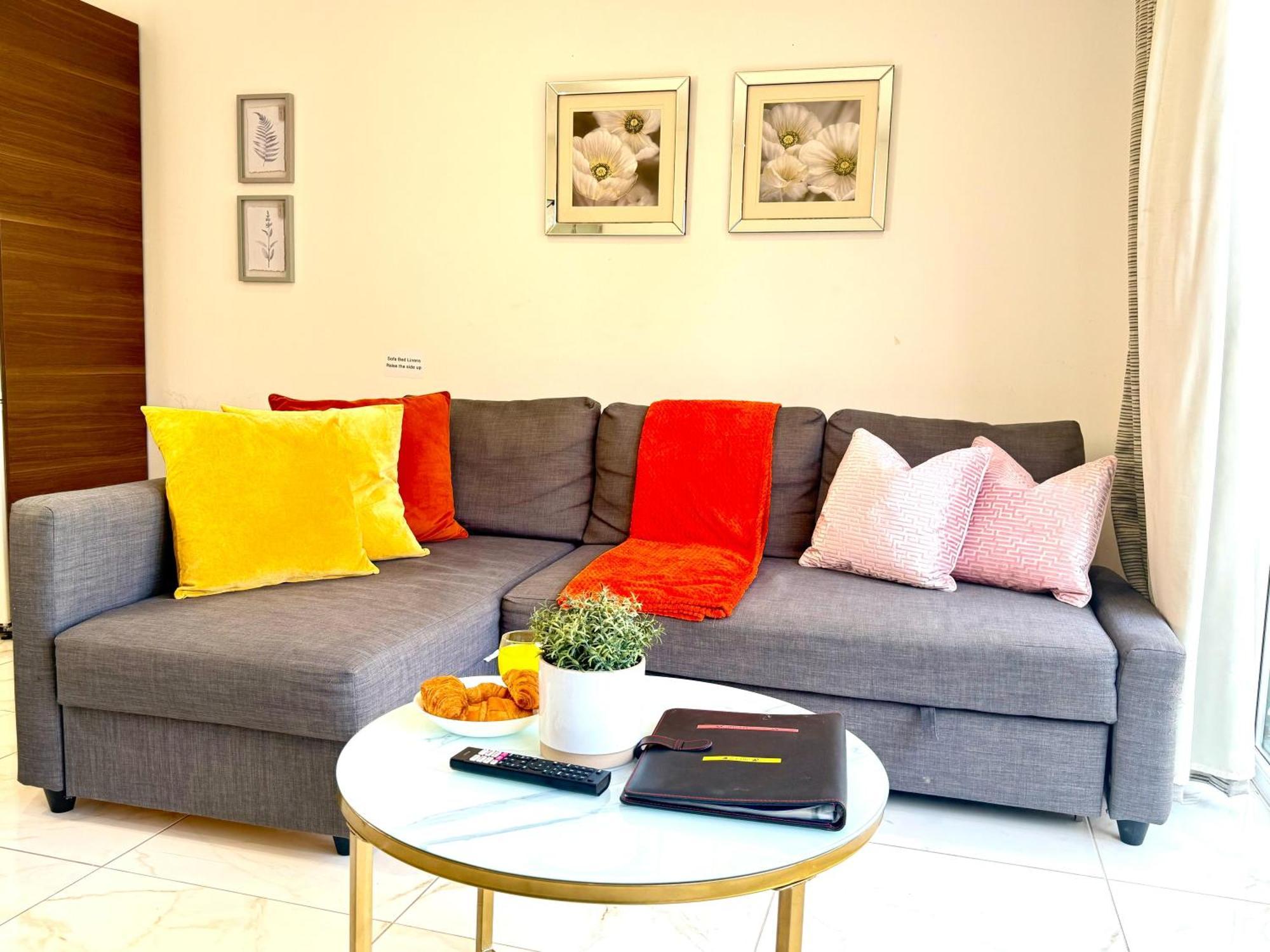 Panorama House, Luxury 2-Bedroom Apartment 2 Кидлингтън Екстериор снимка