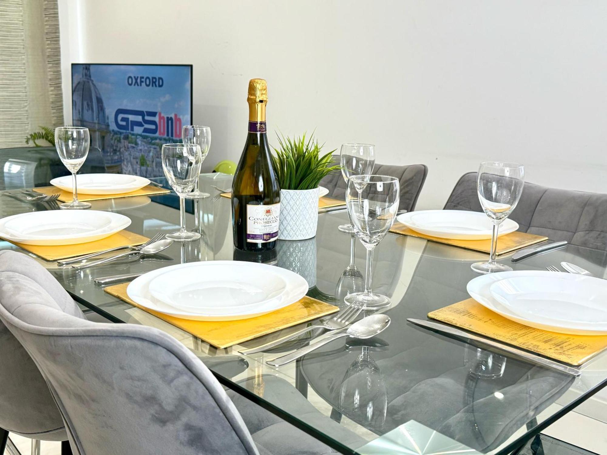 Panorama House, Luxury 2-Bedroom Apartment 2 Кидлингтън Екстериор снимка
