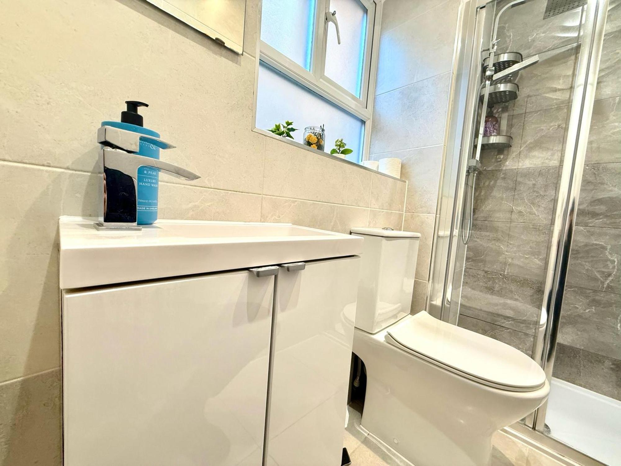 Panorama House, Luxury 2-Bedroom Apartment 2 Кидлингтън Екстериор снимка
