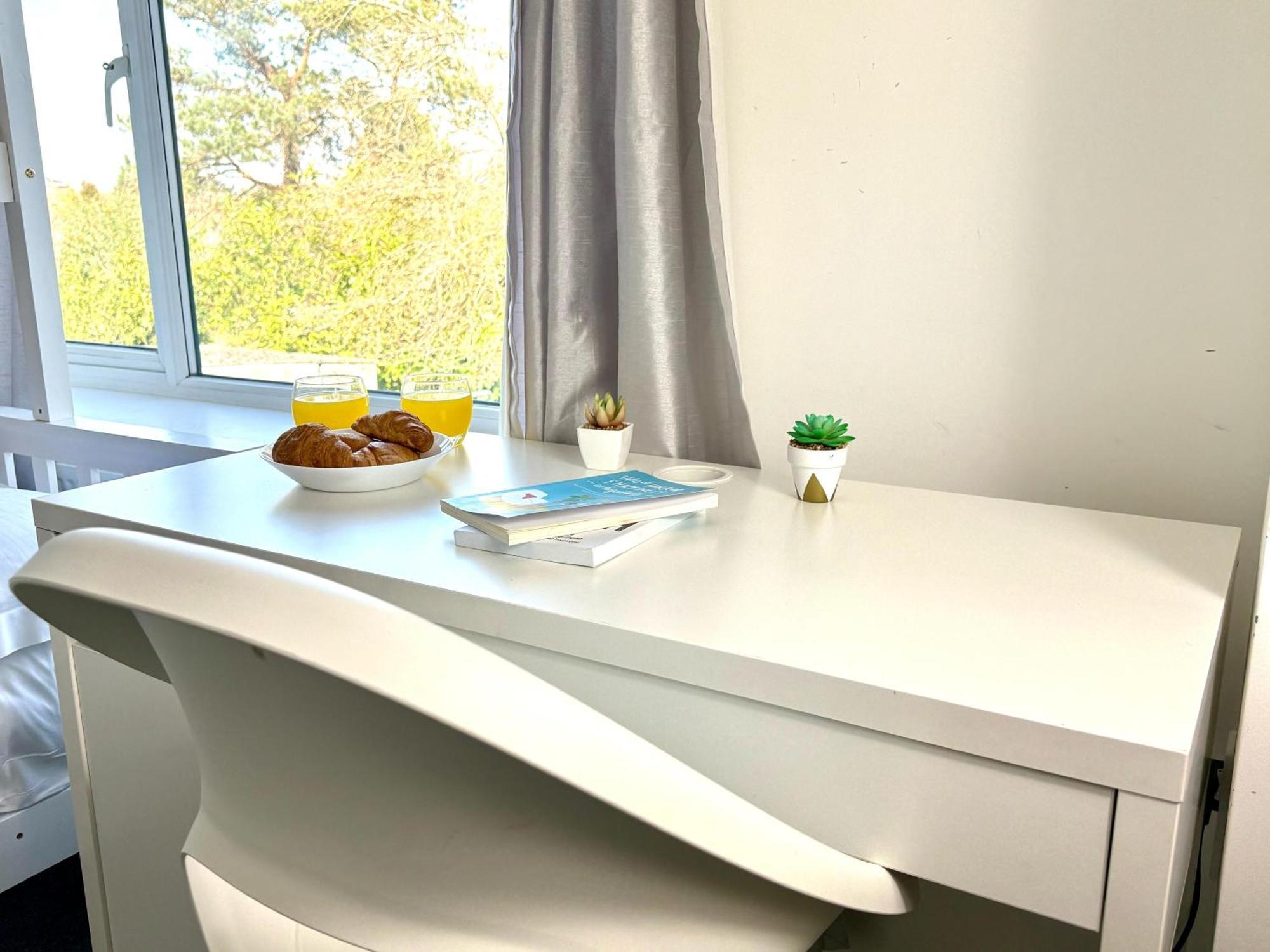 Panorama House, Luxury 2-Bedroom Apartment 2 Кидлингтън Екстериор снимка