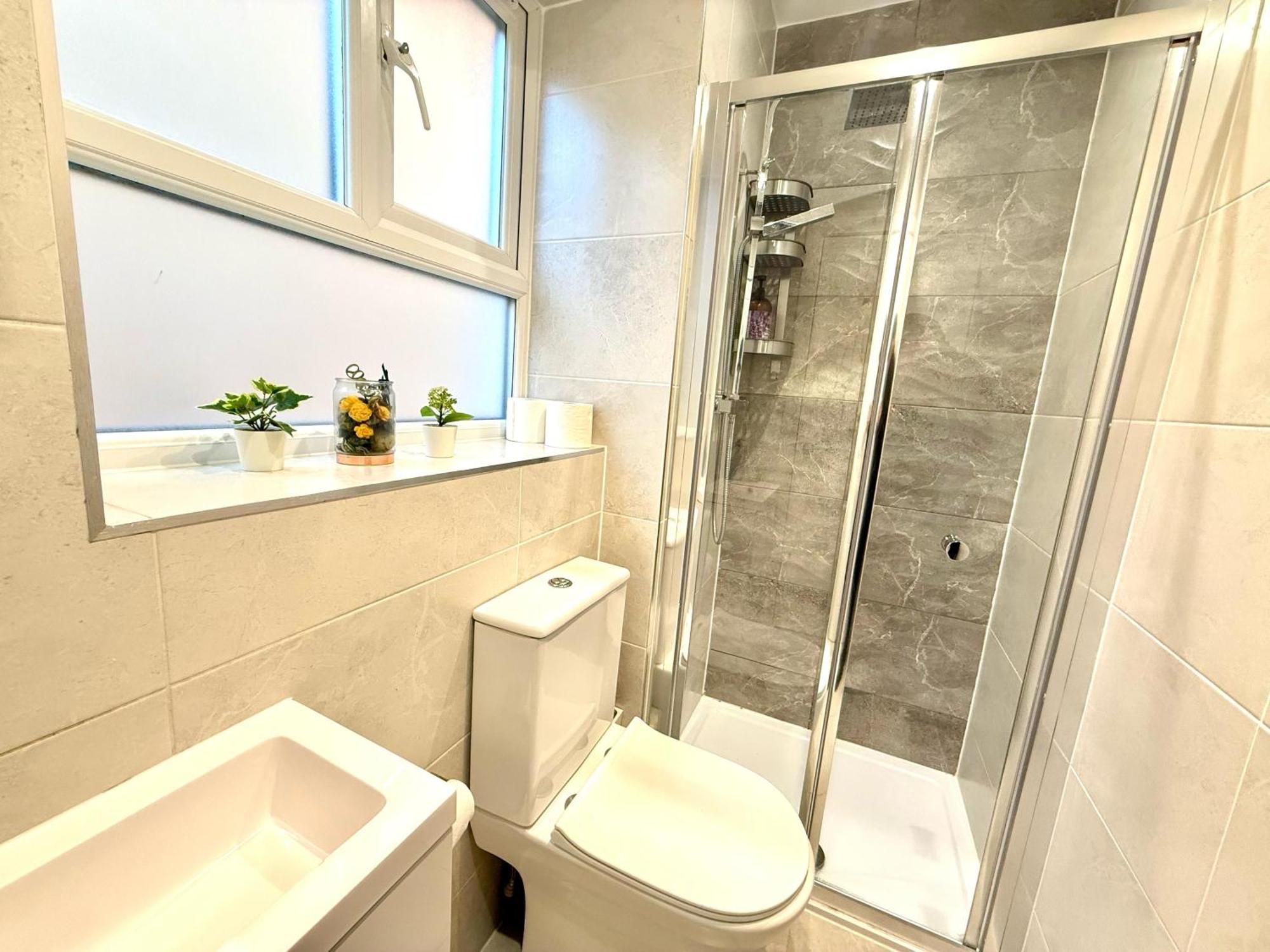 Panorama House, Luxury 2-Bedroom Apartment 2 Кидлингтън Екстериор снимка