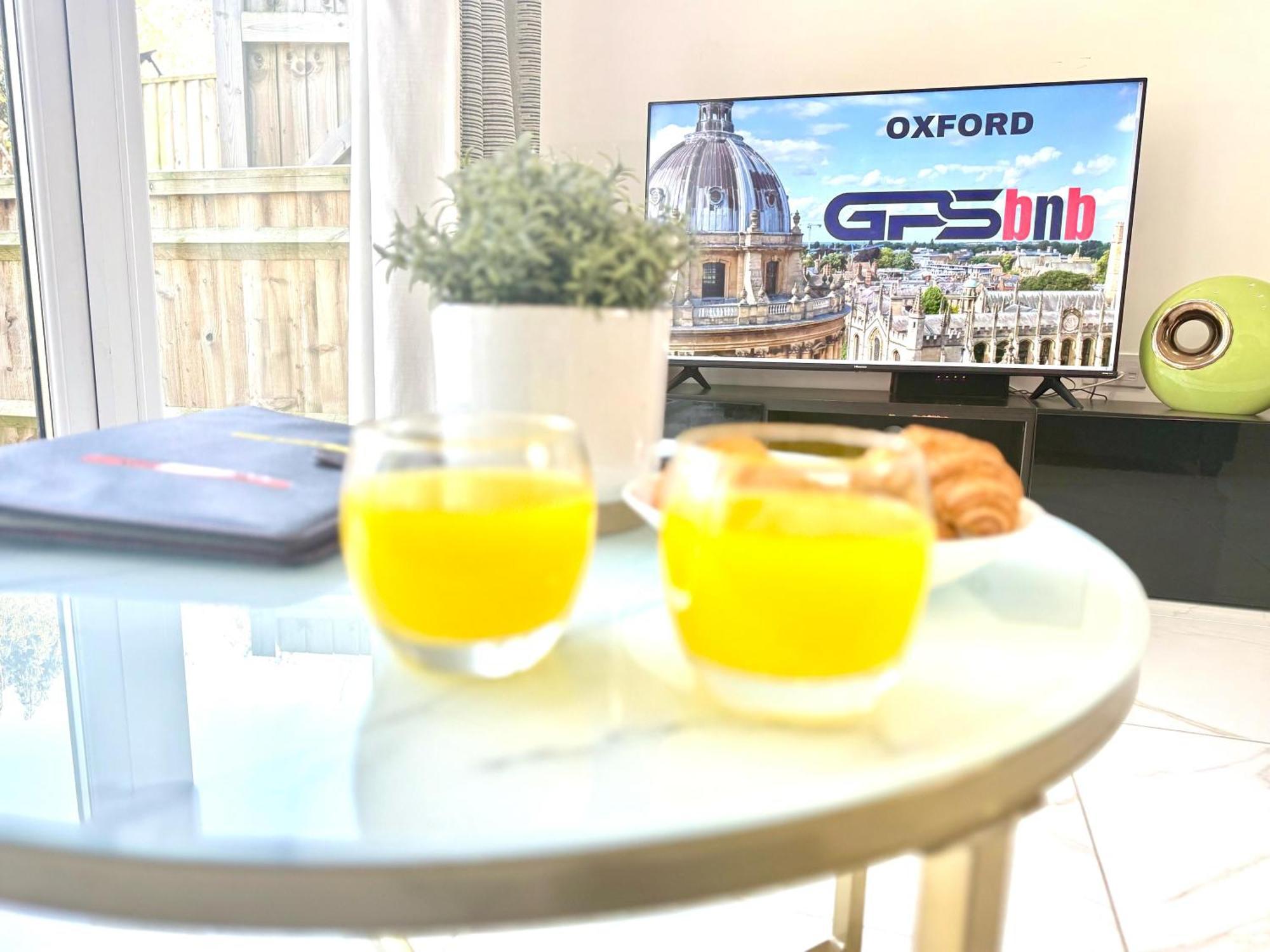 Panorama House, Luxury 2-Bedroom Apartment 2 Кидлингтън Екстериор снимка